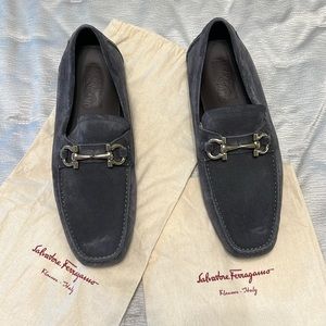 Salvatore Ferragamo Suede Charcoal Gray Drivers Sz 9 EE Never been Worn